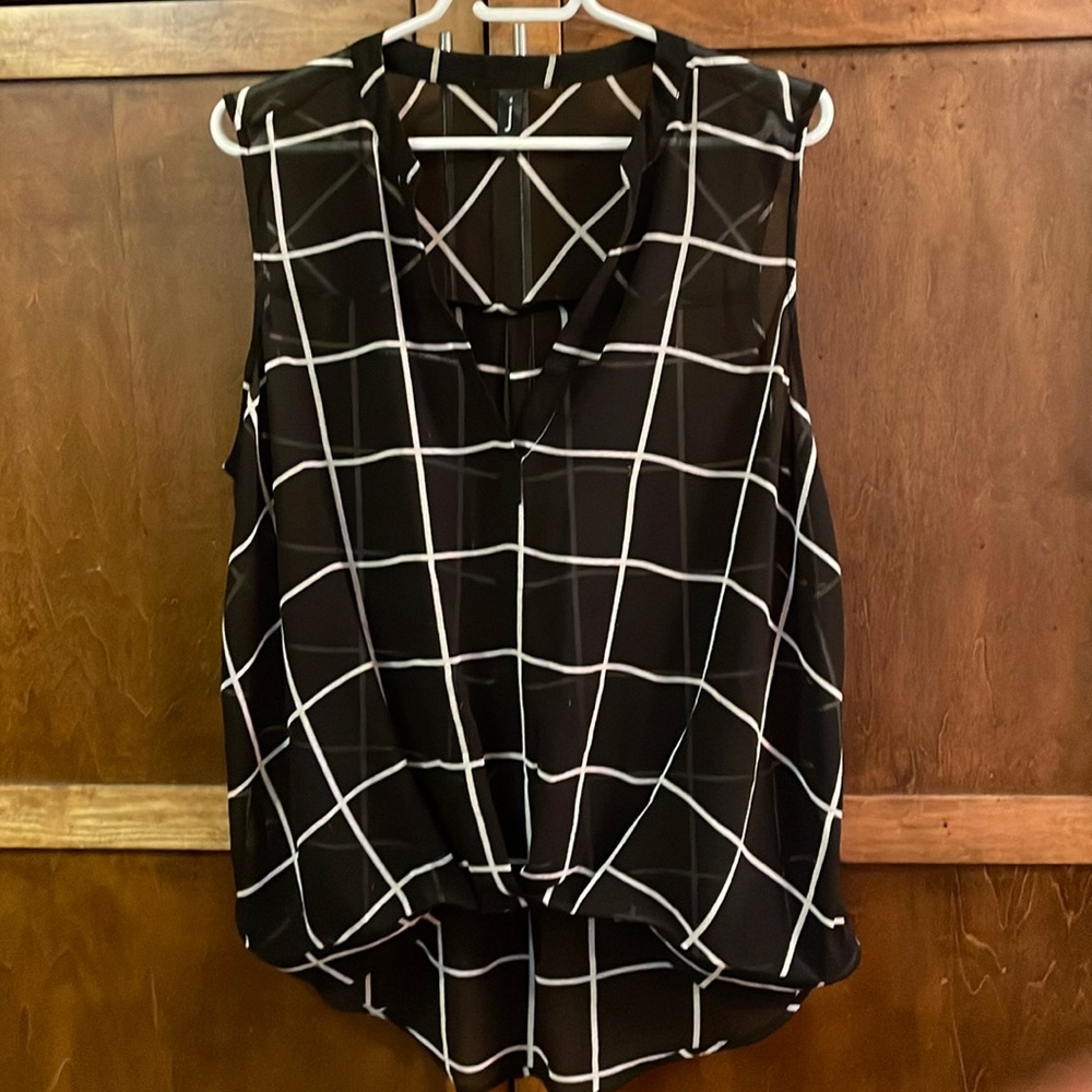 Jess black and white high low blouse.